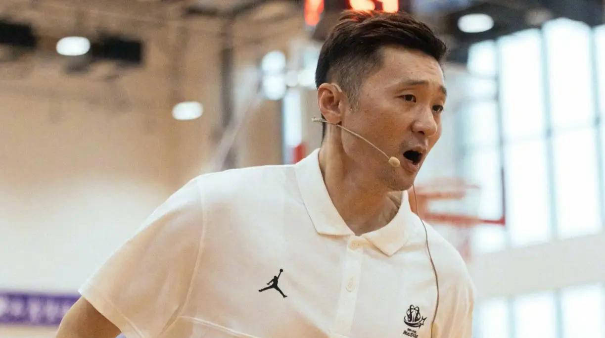 刘炜带伤上阵,挺进季后赛关键一战取胜(刘炜还在打球吗?) 刘炜带伤上阵,挺进季后赛关键一战取胜(刘炜还在打球吗?)