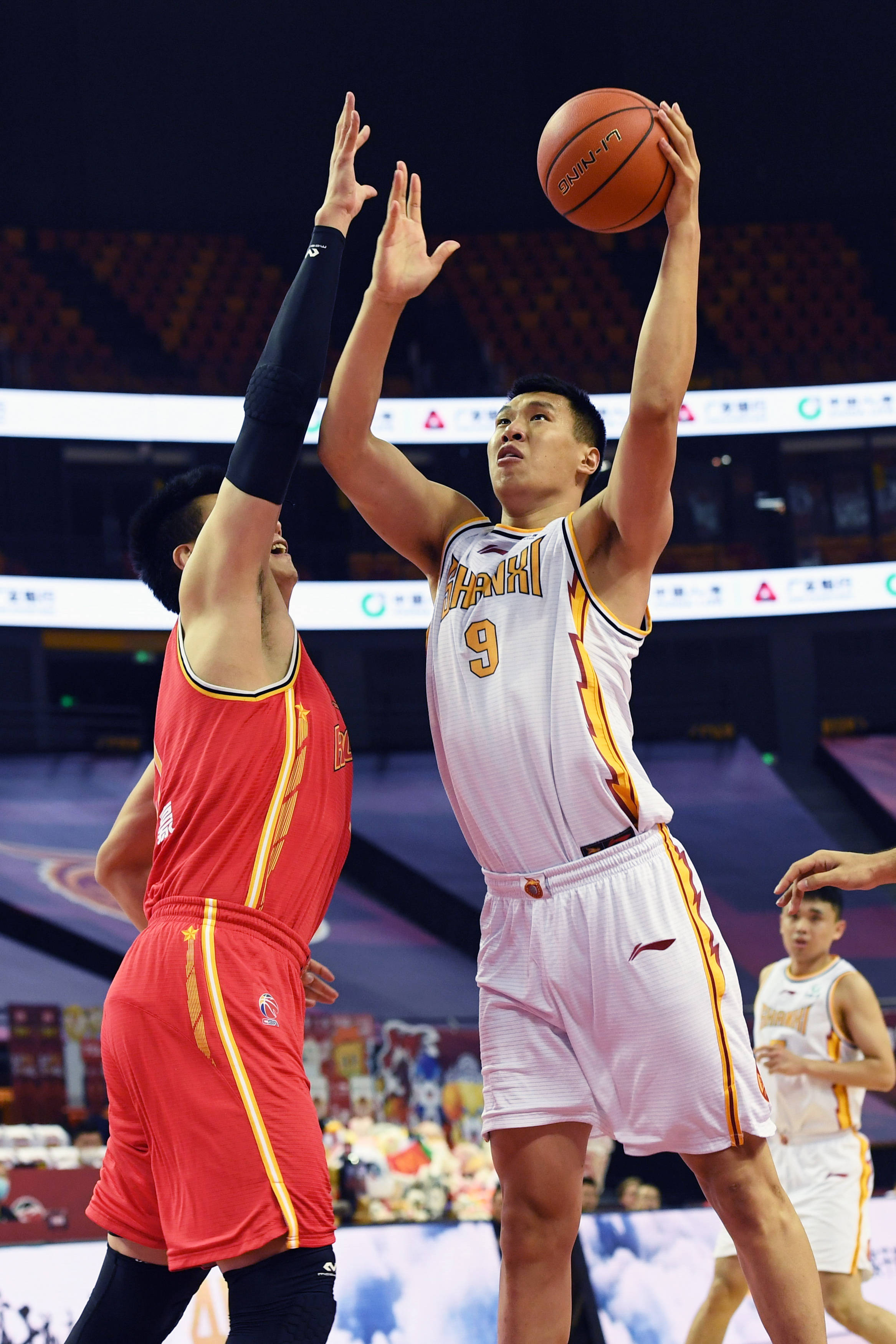 宝威体育官方网站-顶尖球员实力竞逐，比赛过程激动人心(樊振东取得2025乒超联赛)